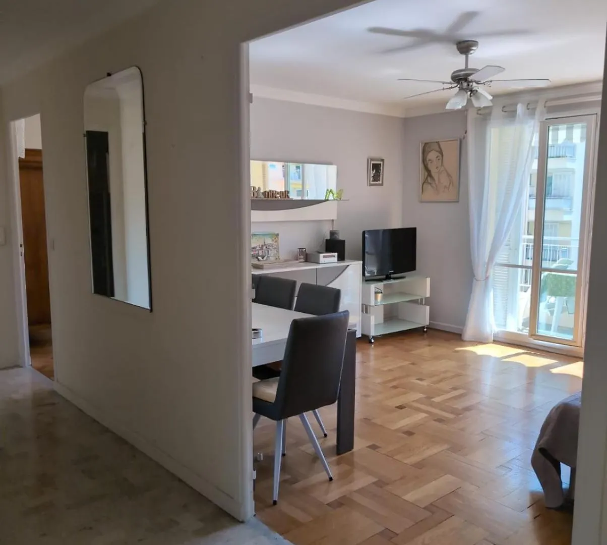 2 Pieces , Centre Ville , Emplacement Ideal , Menton